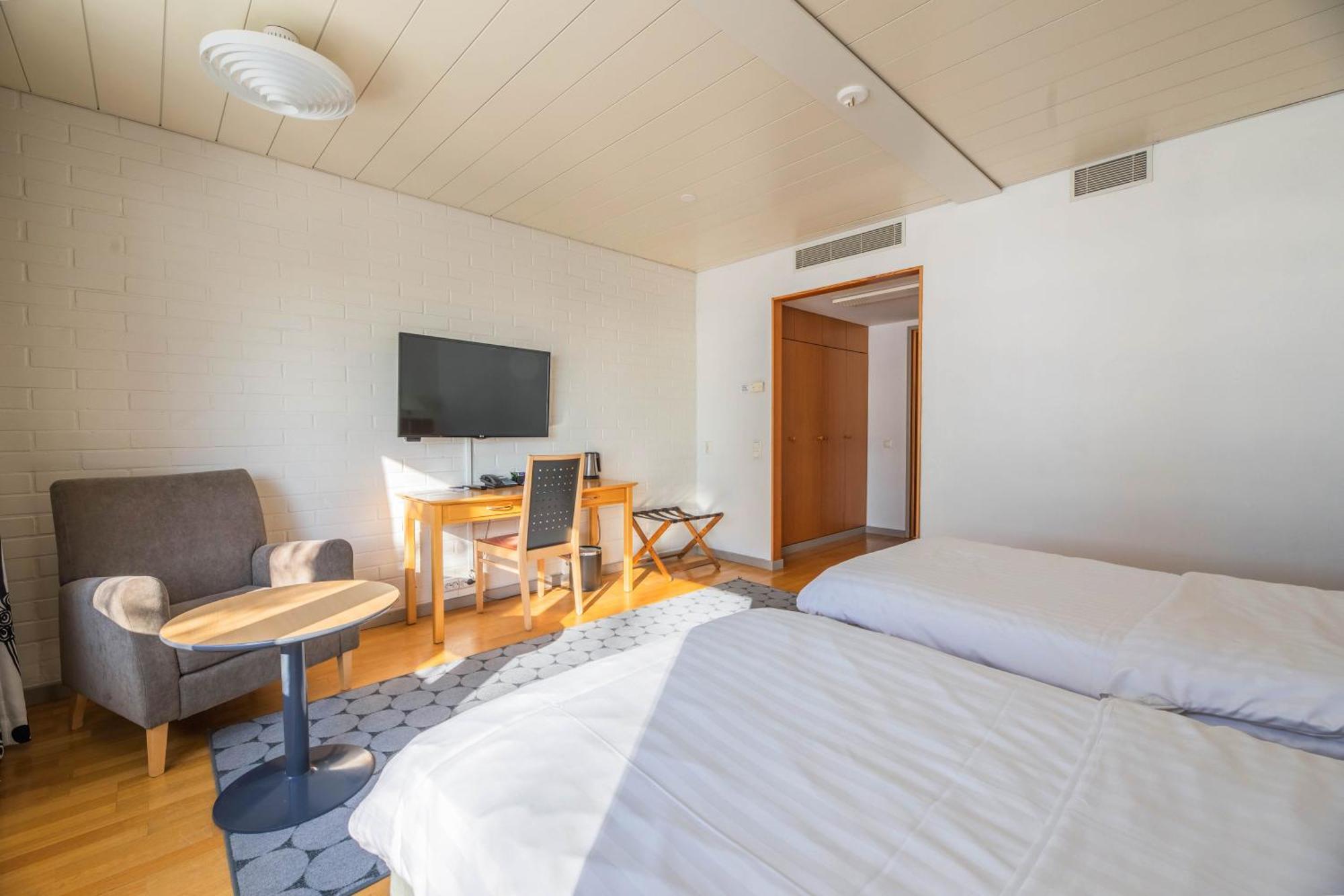 Rantapuisto 4* Helsinki